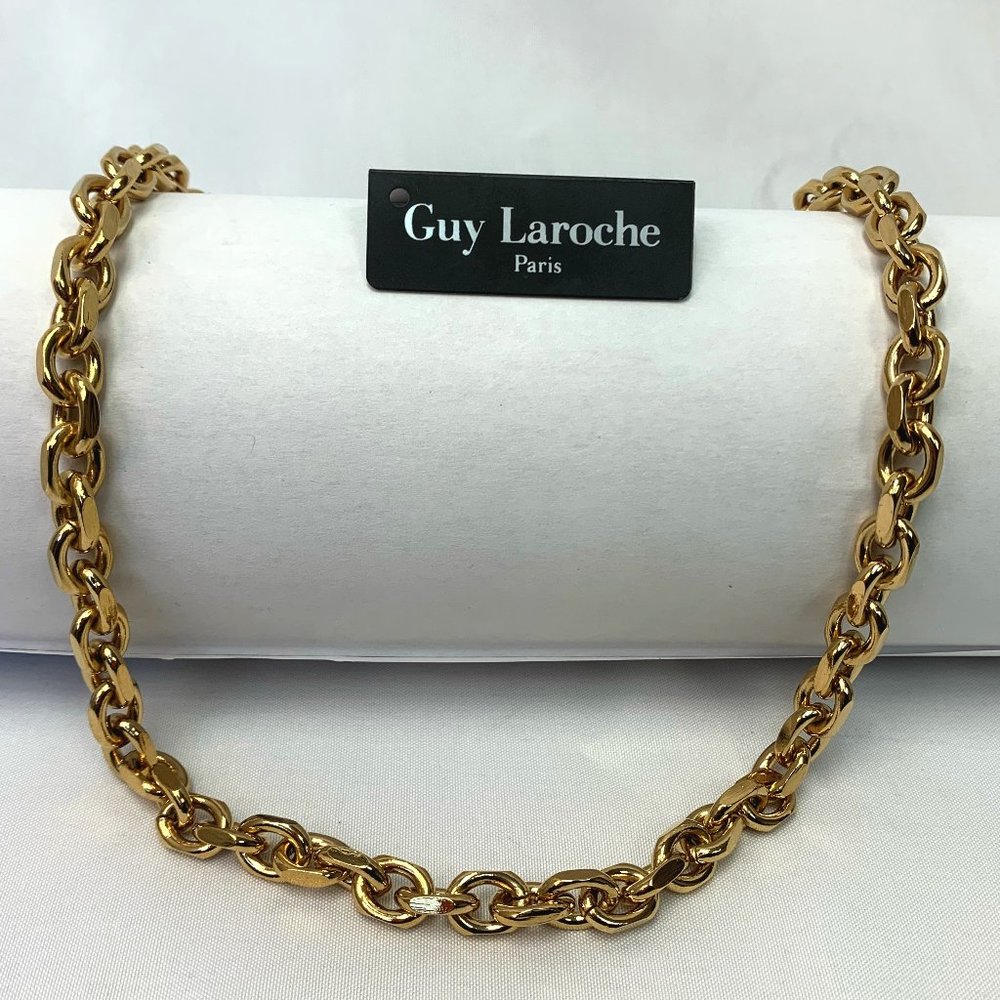 Guy Laroche Paris - Forcat Chain Neckless✨